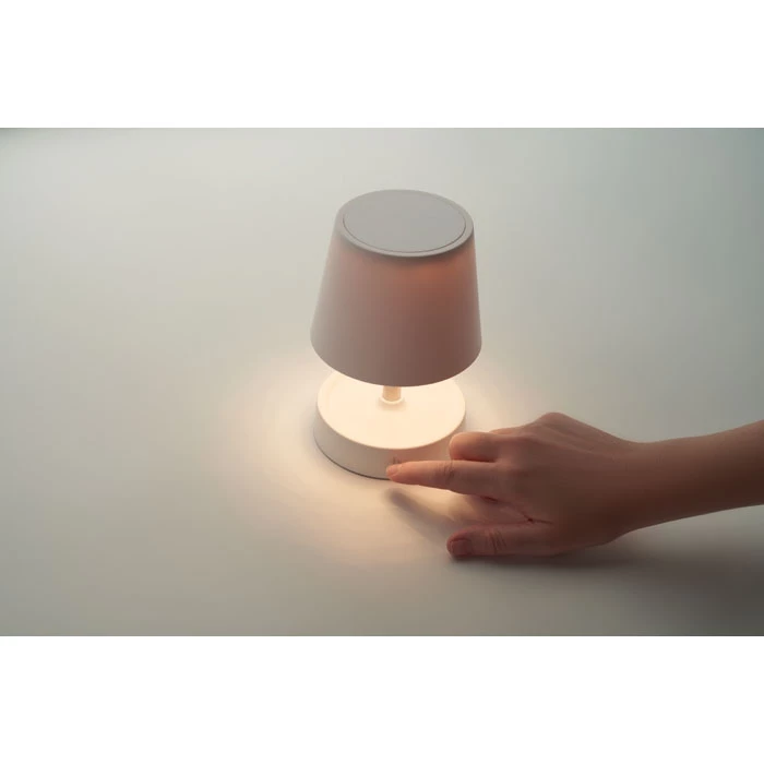 Rectractable lamp